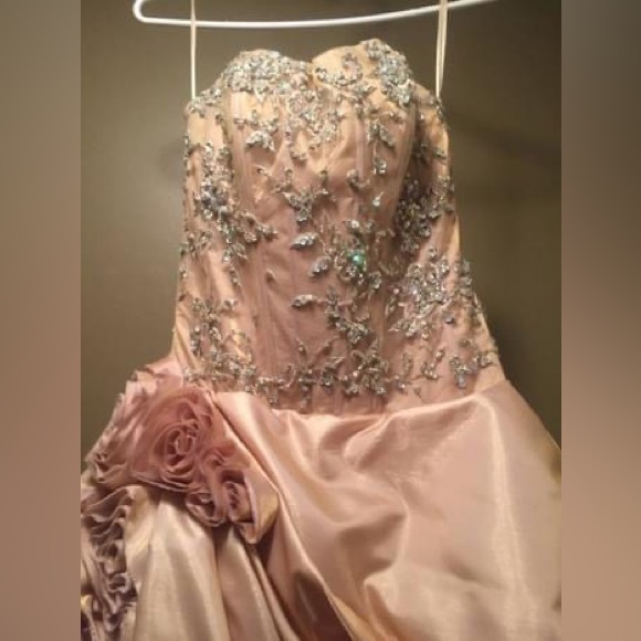 BALLGOWN CORSET DRESS - Picture 2 of 3